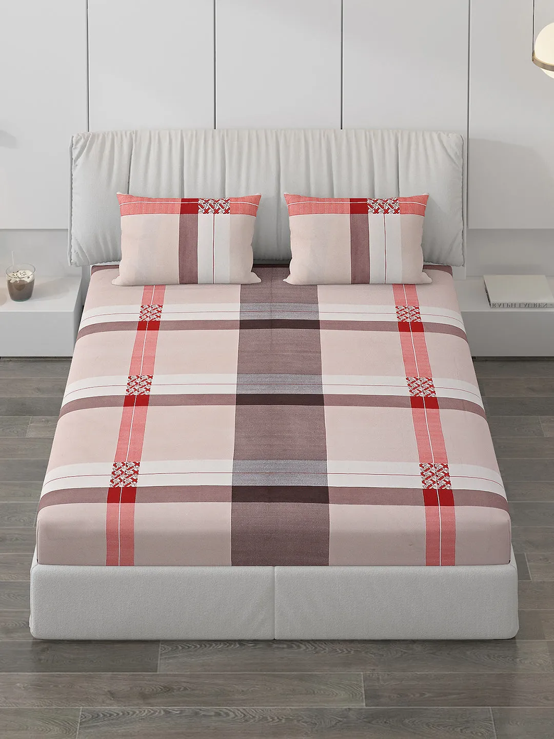 120 GSM  Polyester Double Bed Bedsheet with 2 Pillow Covers