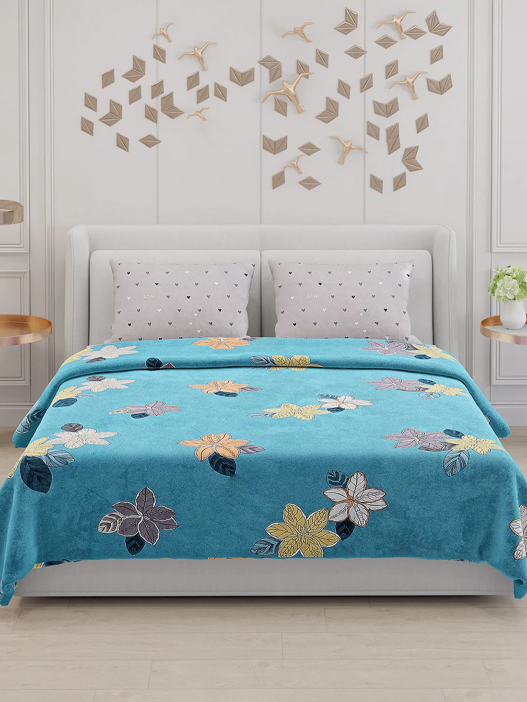 130 GSM Polyester Double Bed Bedsheet with 2 Pillow Covers