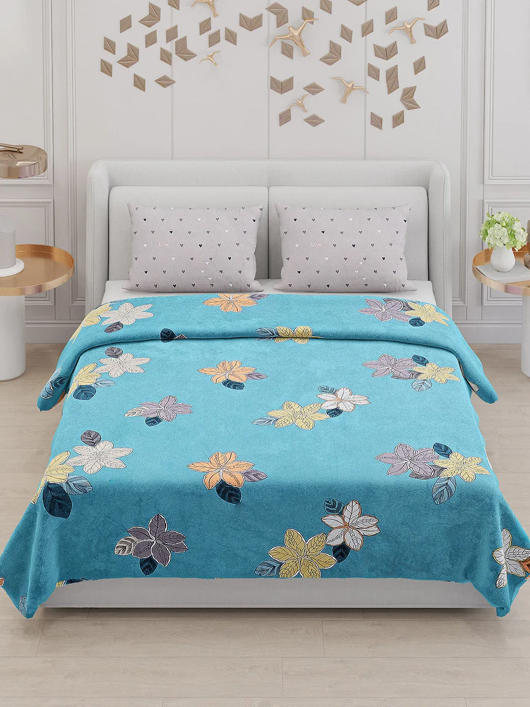 130 GSM Polyester Double Bed Bedsheet with 2 Pillow Covers