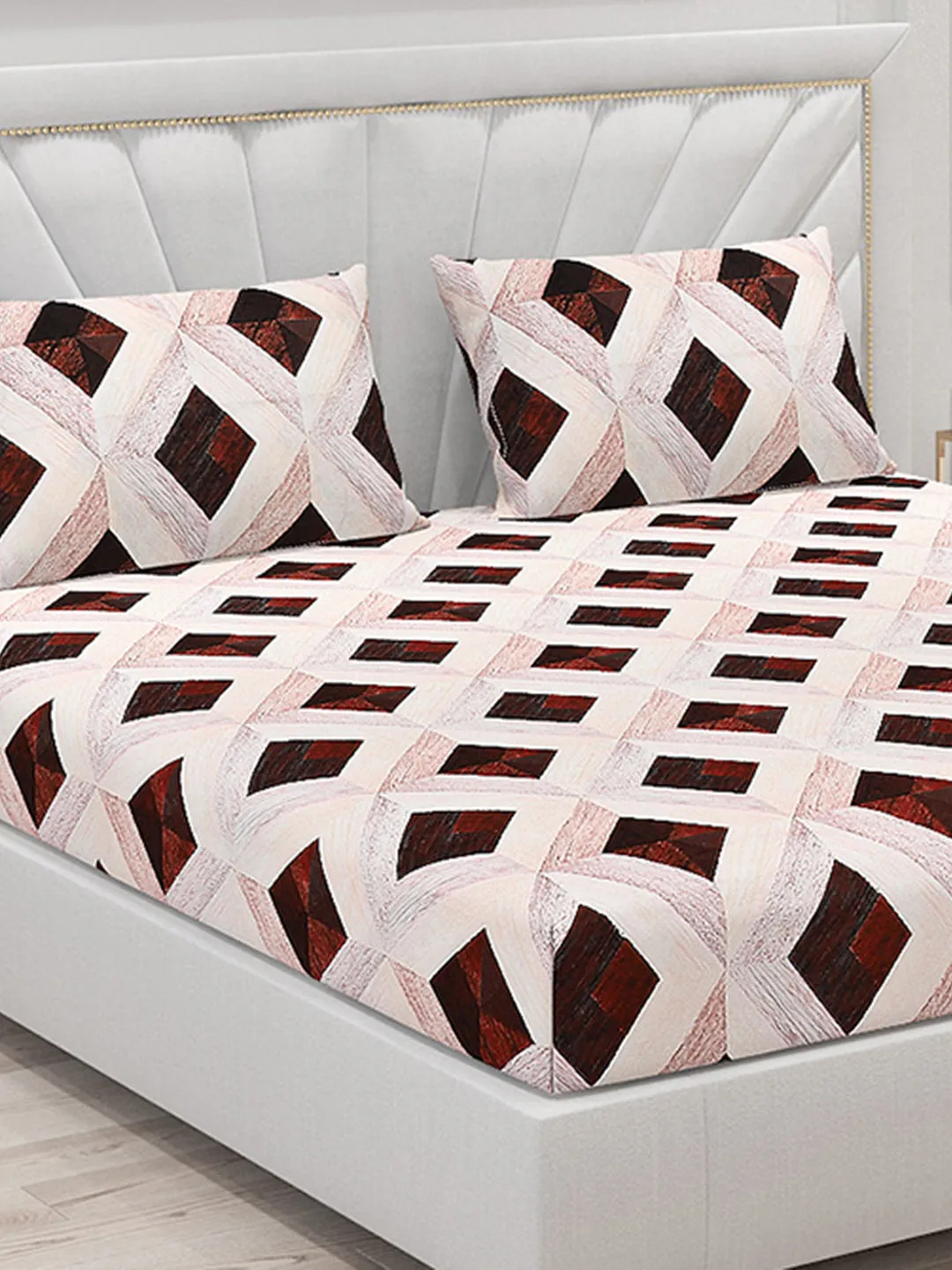 130 GSM Polyester Double Bed Bedsheet with 2 Pillow Covers