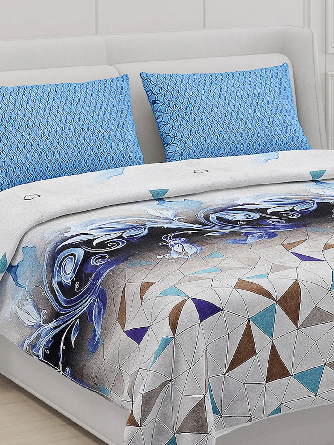 130 GSM Polyester Double Bed Bedsheet with 2 Pillow Covers