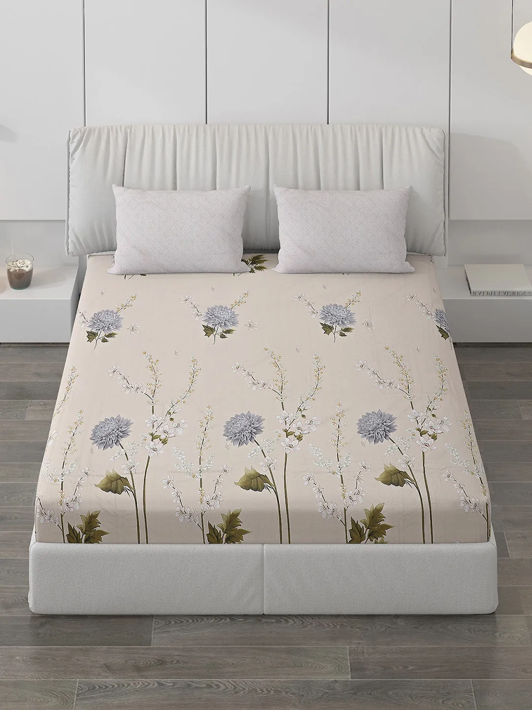 130 GSM Polyester Double Bed Bedsheet with 2 Pillow Covers