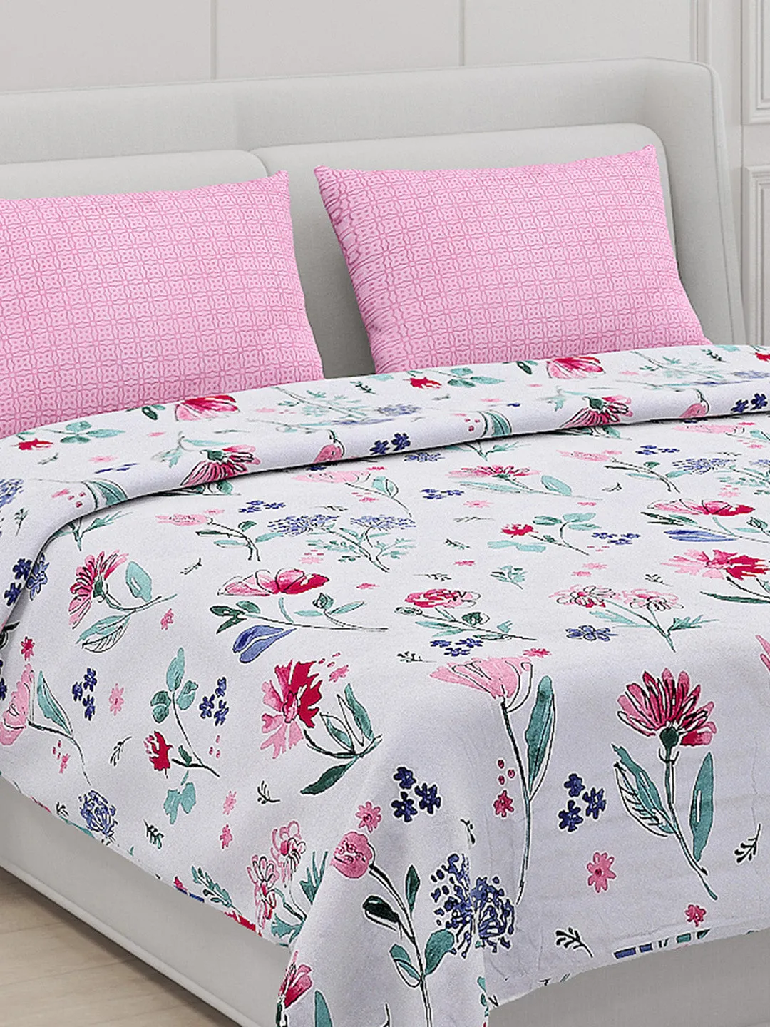 130 GSM Polyester Double Bed Bedsheet with 2 Pillow Covers