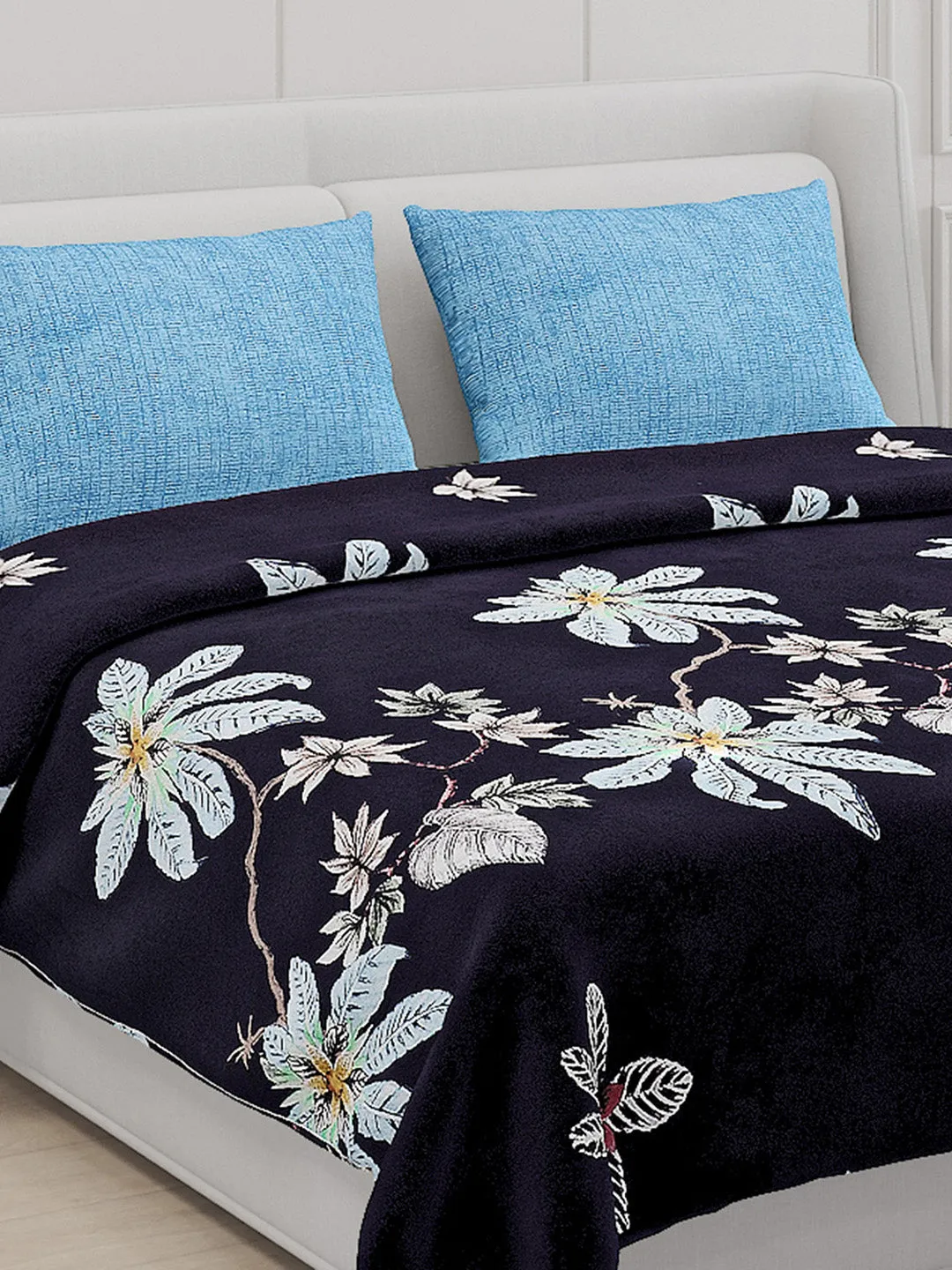 130 GSM Polyester Double Bed Bedsheet with 2 Pillow Covers