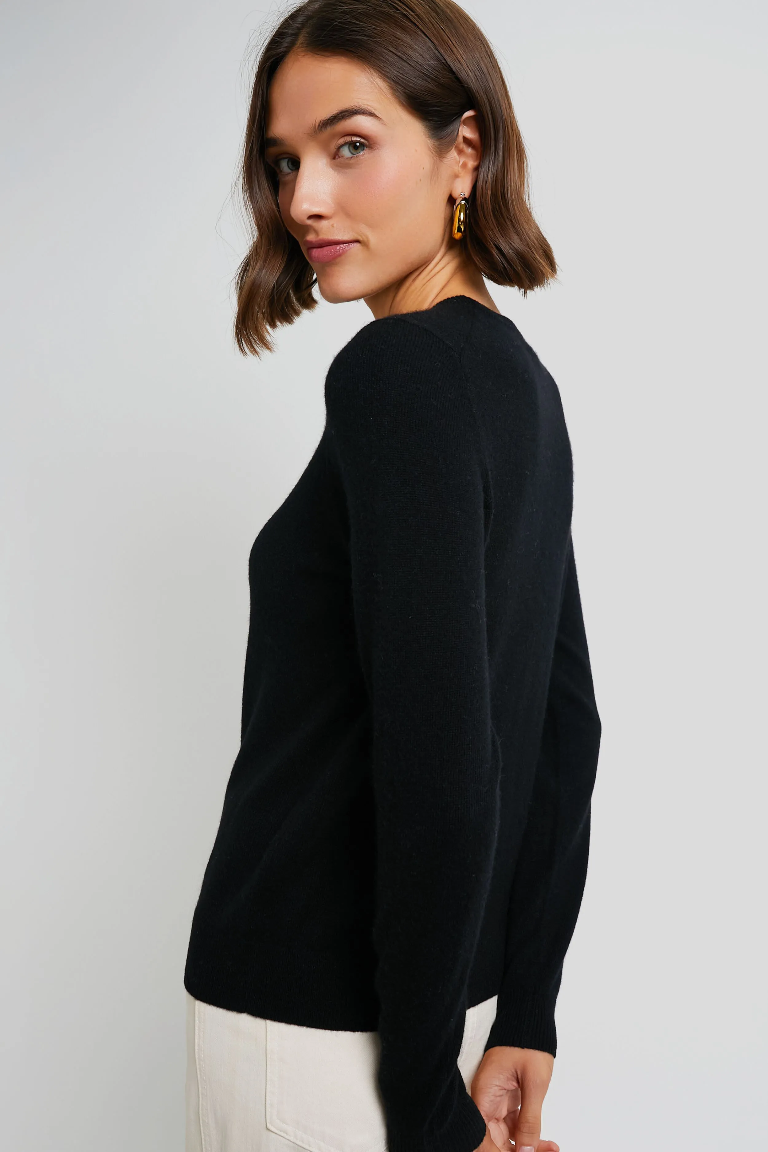 Black Cashmere Crewneck Sweater