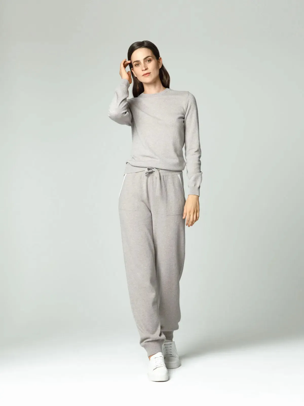 Cashmere trousers with pockets