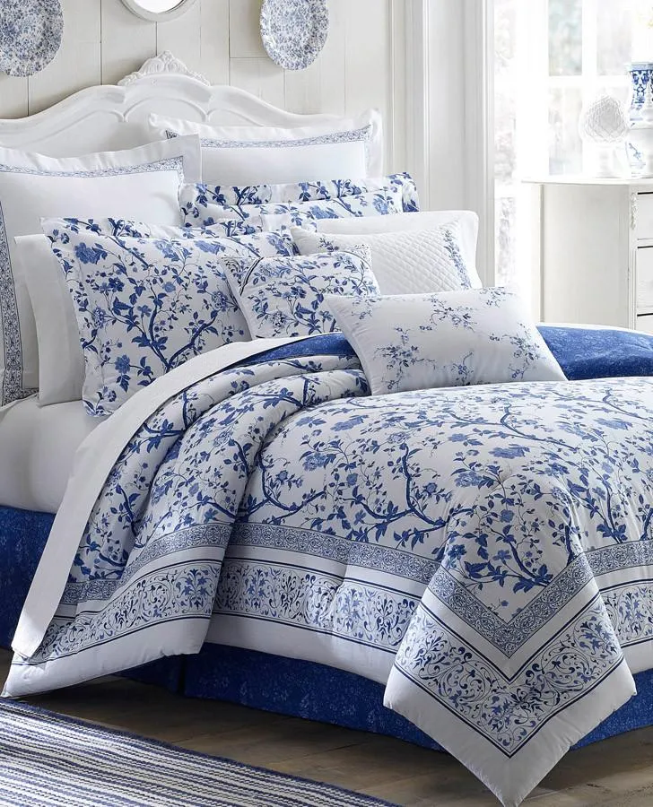 Charlotte Comforter Set