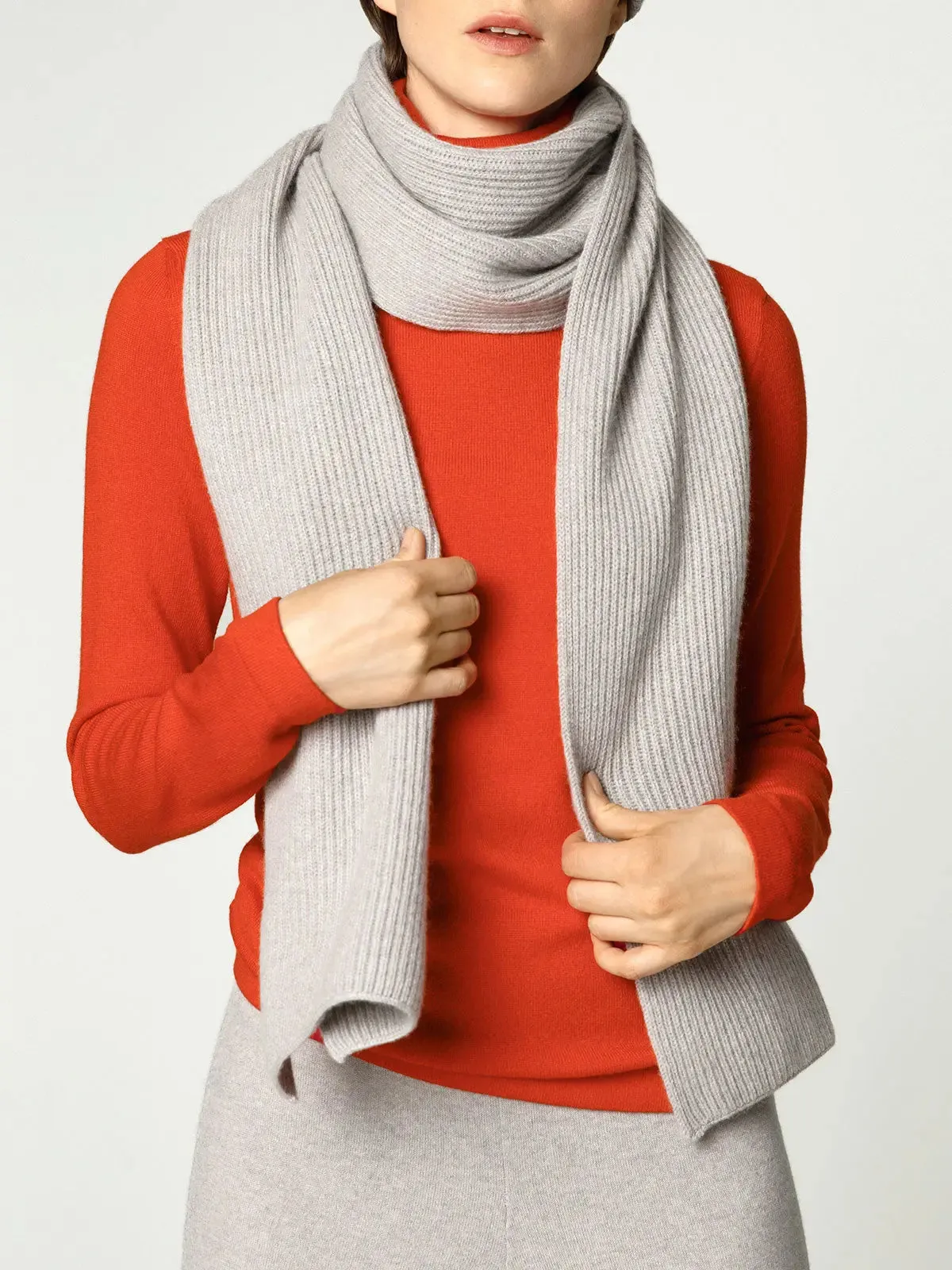 Knitted cashmere scarf