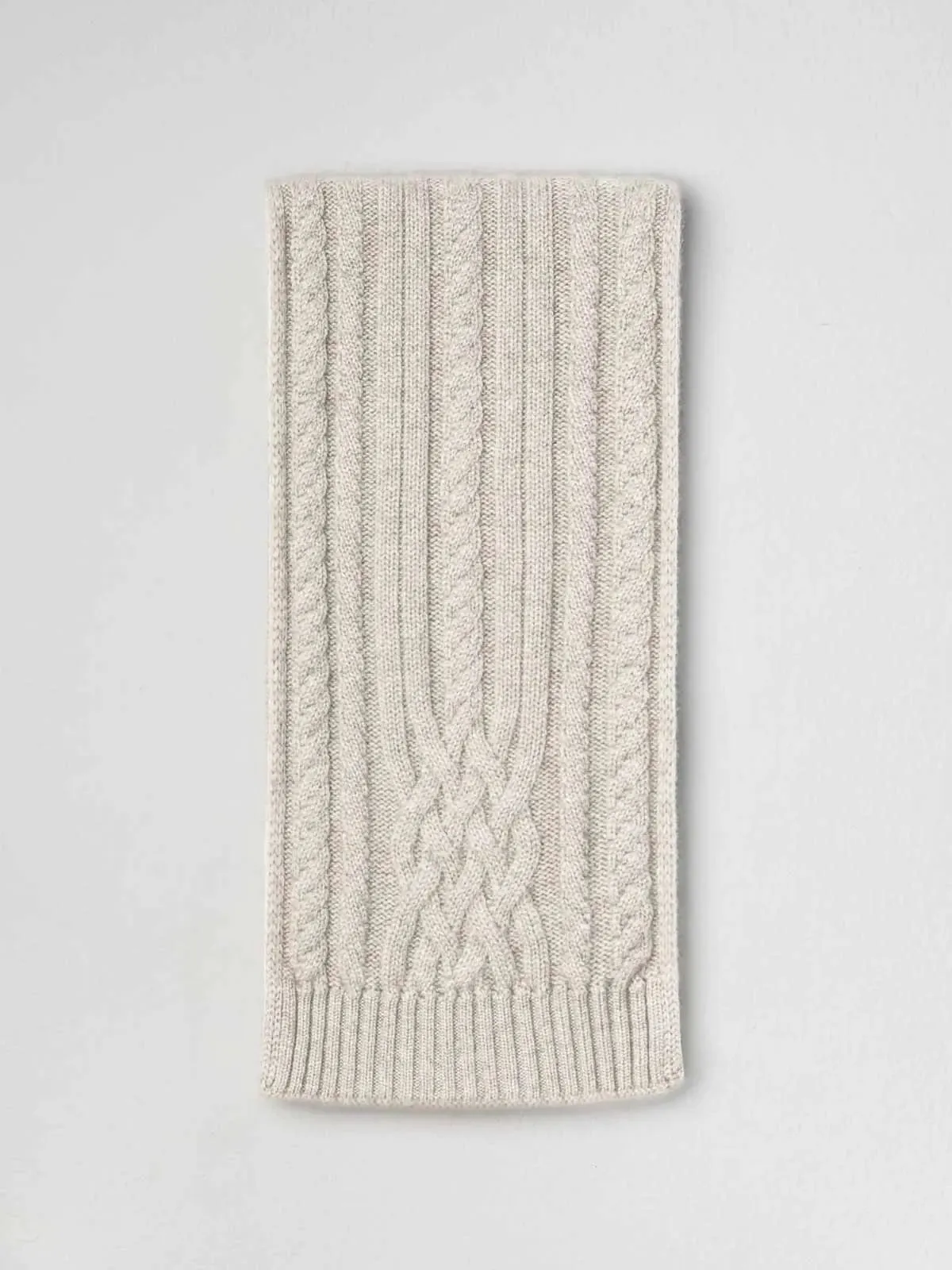 Knitted scarf in a beige tone