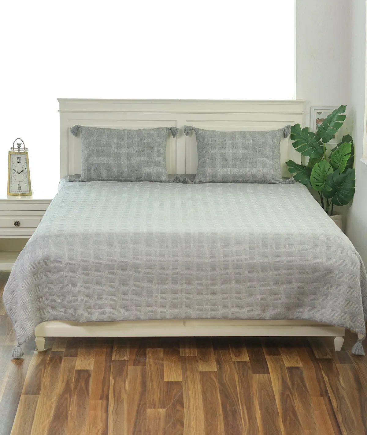 Tartan Check 100% Cotton Knitted With Polyester Filled King Size Bed Cover With 2 Pillow Covers(Set of 3 Pcs)