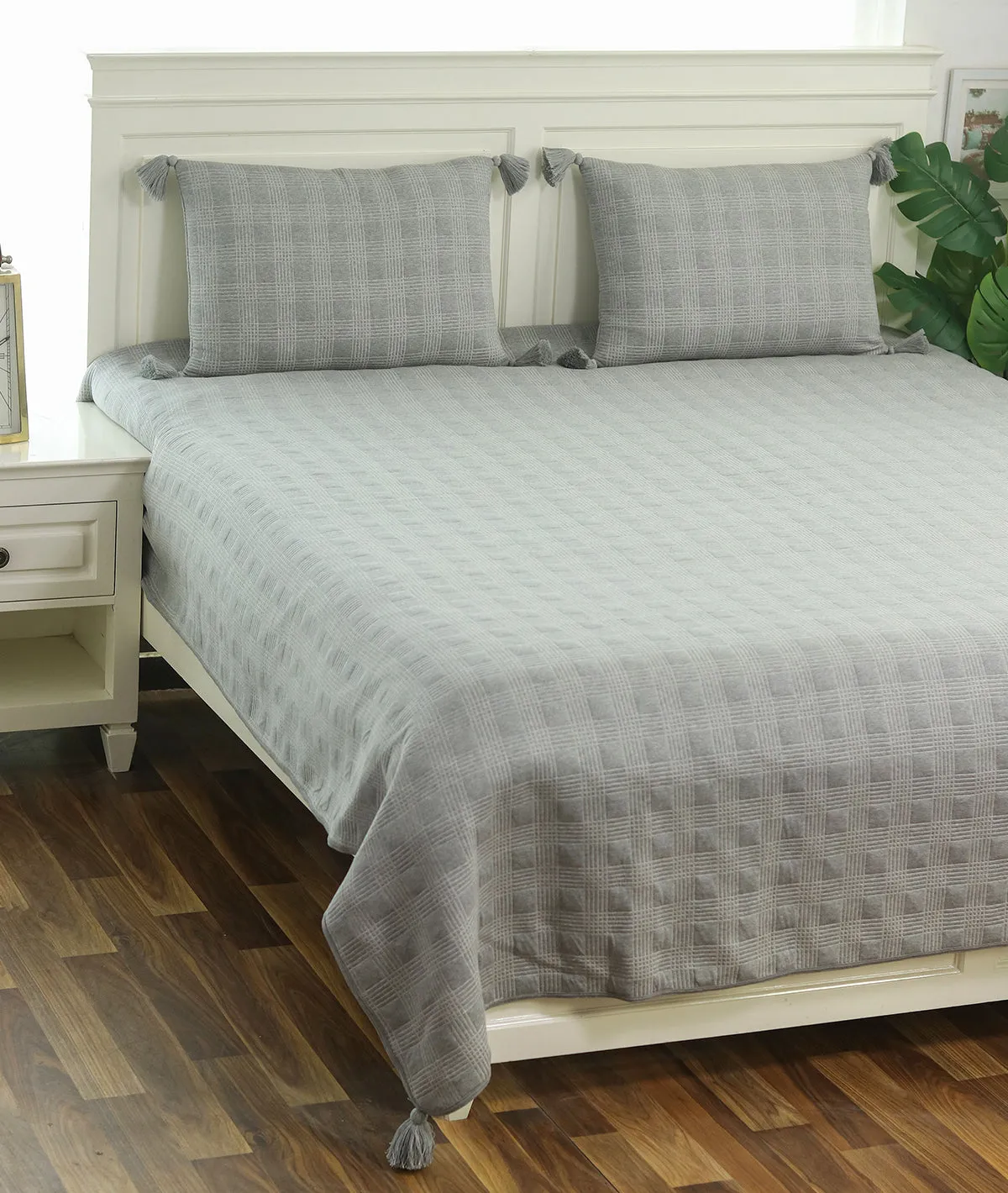 Tartan Check 100% Cotton Knitted With Polyester Filled King Size Bed Cover With 2 Pillow Covers(Set of 3 Pcs)